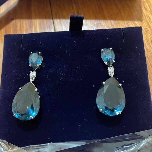 Swarovski Vintage Teal drop Pierced Earrings - Picture 2 of 7